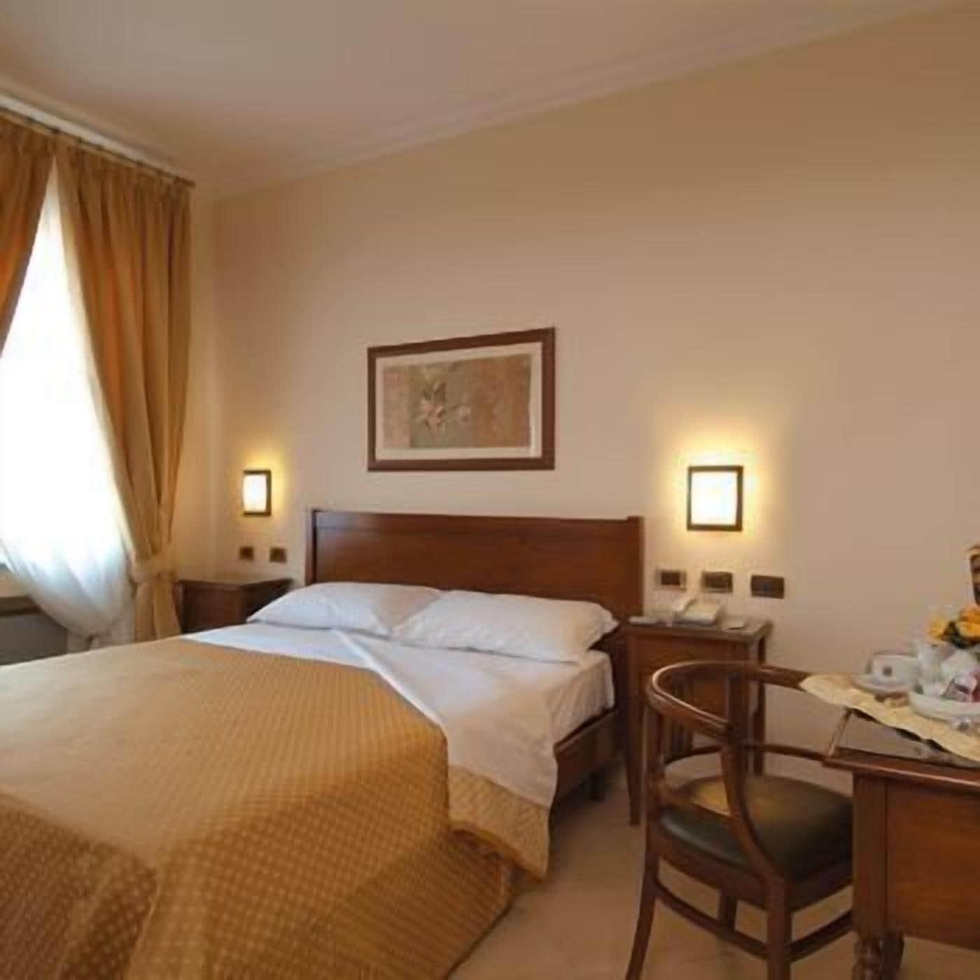 Buono Hotel Наполи Екстериор снимка