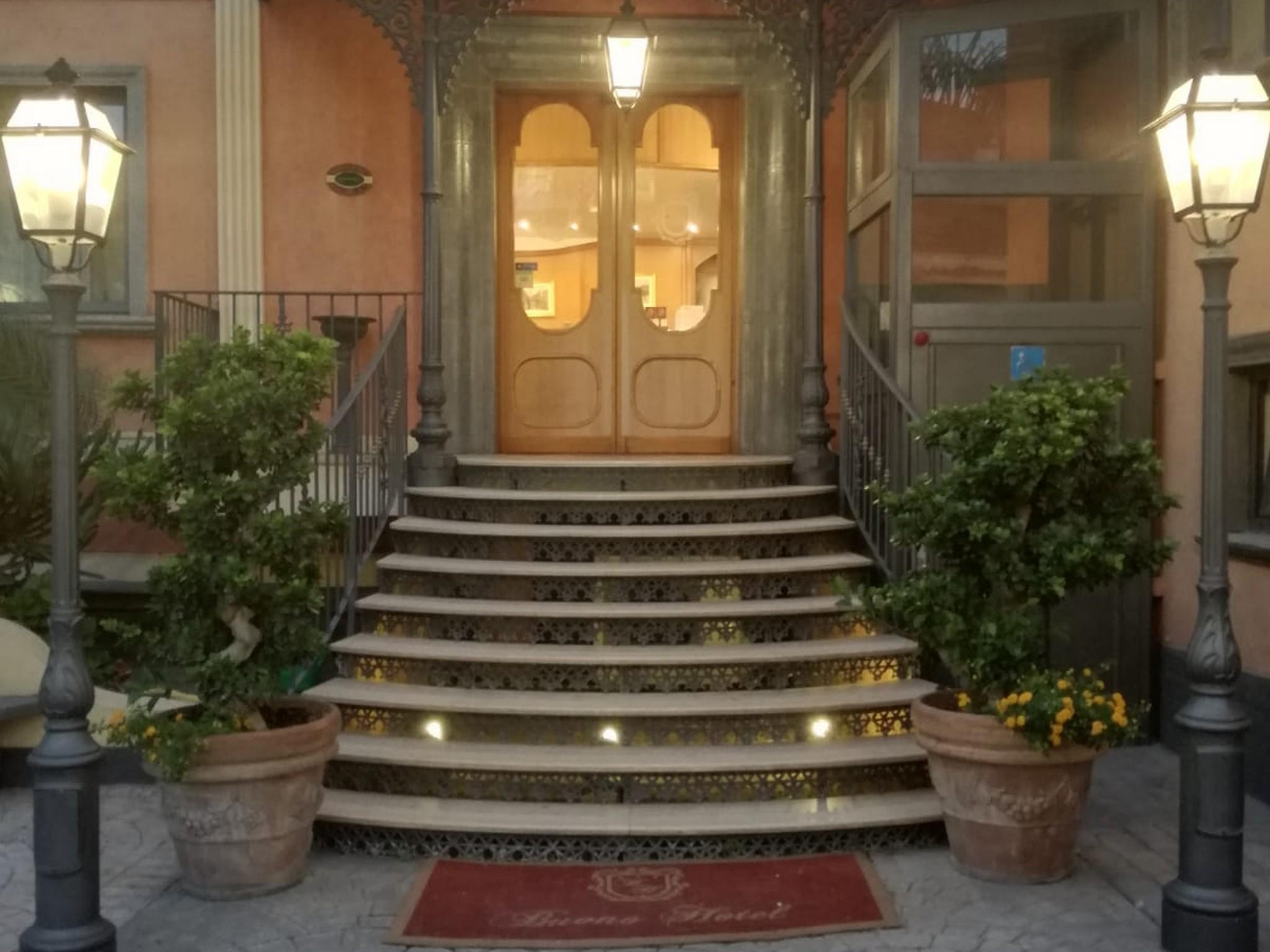 Buono Hotel Наполи Екстериор снимка