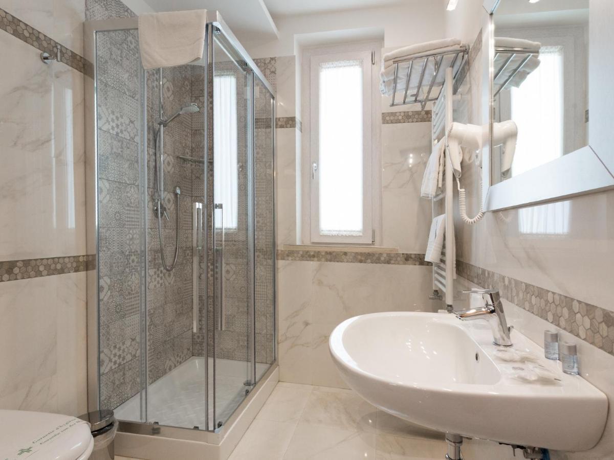Buono Hotel Наполи Екстериор снимка