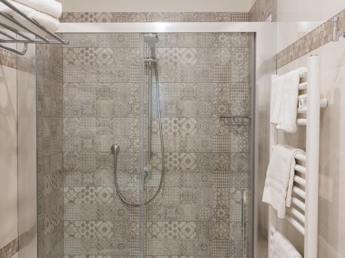 Buono Hotel Наполи Екстериор снимка
