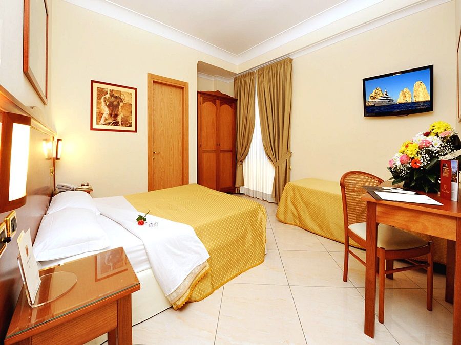 Buono Hotel Наполи Екстериор снимка